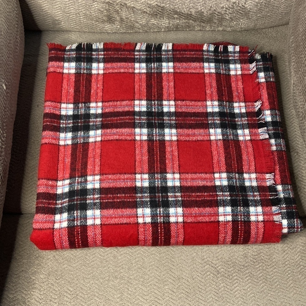 Magnolia Plaid Wool Blend Throw Blanket Red Black Cream Lightweight